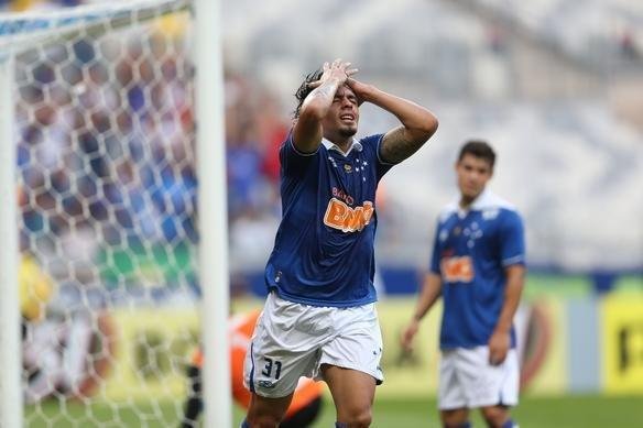 Imagens do jogo entre Cruzeiro e Santos, no Mineiro, pela 13 rodada da Srie A