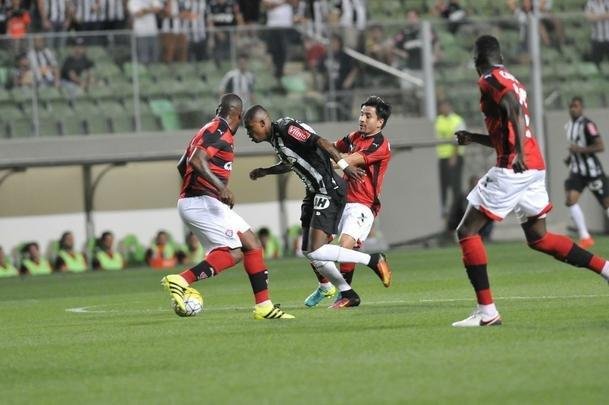 Atltico bate o Vitria por 2 a 1, no Independncia, com gols de Fred, e mantm briga pela liderana