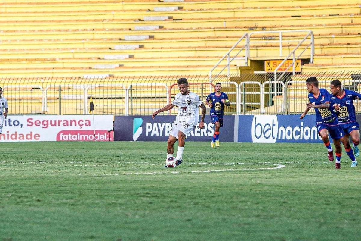 Jlio Csar (meia-atacante) - Volta Redonda