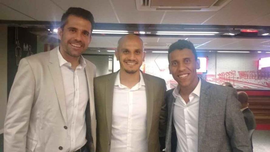 Personalidades na cerimnia do 16 Trofu Tel Santana. Victor, Fbio Santos e Marcos Rocha, do Atltico