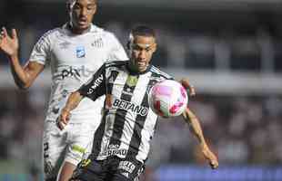 Fotos do jogo entre Santos e Atltico na Vila Belmiro, em Santos, pela 30 rodada do Campeonato Brasileiro