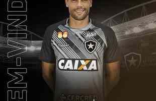 O primeiro reforo anunciado pelo Botafogo foi o goleiro Diego Cavalieri, estava livre no mercado. Ele assina por um ano.