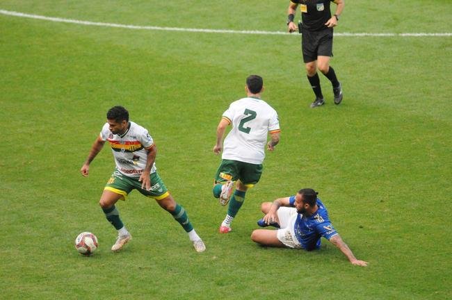 Fotos do duelo entre Cruzeiro e Sampaio Corra, no Independncia, em Belo Horizonte, pela 18 rodada da Srie B do Campeonato Brasileiro