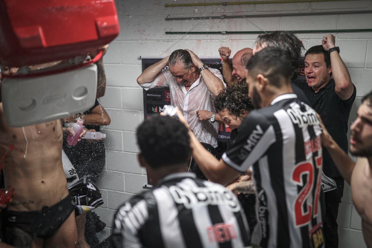 Bastidores da festa do Atltico em comemorao ao ttulo brasileiro