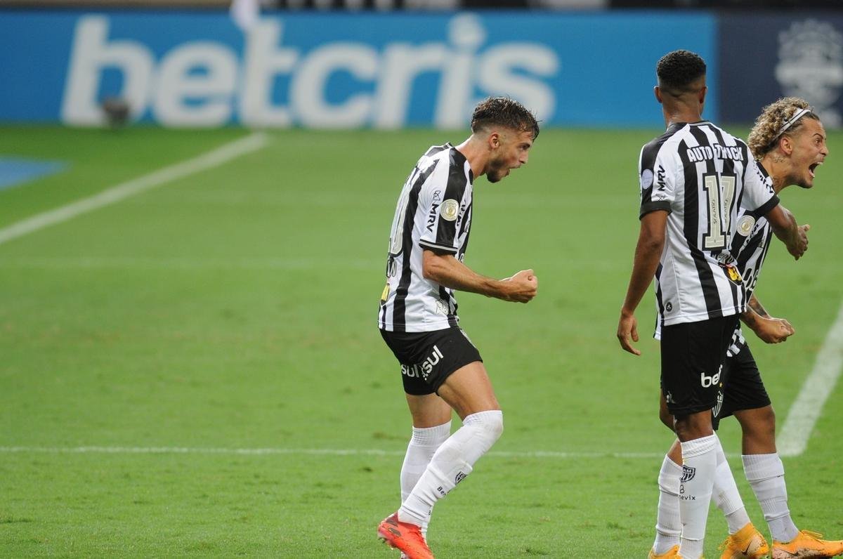 Jogo entre Atltico e Internacional, no Mineiro, terminou empatado por 2 a 2