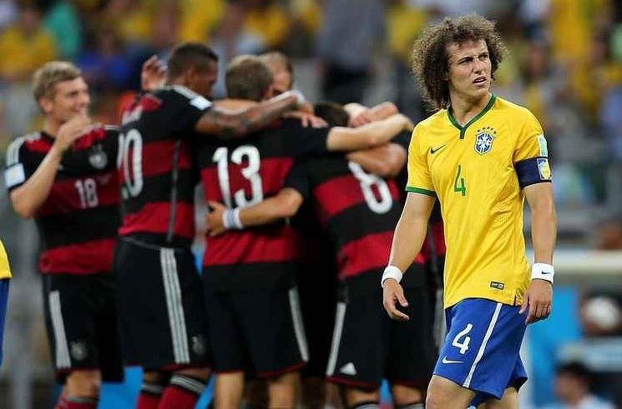 A maior derrota brasileira na histria das Copas. A goleada da Seleo Alem sobre o Brasil, por 7 a 1, nas quartas de final da Copa do Mundo de 2014, 
O vexame da Seleo Brasileira foi protagonizado no Mineiro. O pblico mineiro acompanhou atnito ao resultado, inesperado por todos. Toni Kroos (2), Schrrle (2), Mller, Khedira e Klose balanaram as redes para a Alemanha. Oscar fez o gol solitrio do Brasil. 
