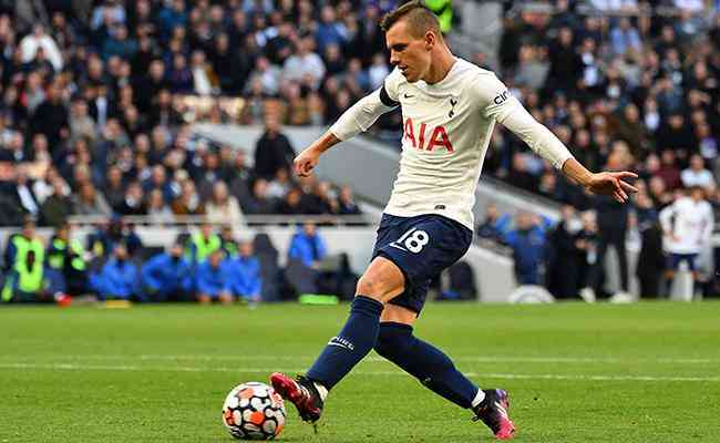 Meio-campista do Tottenham chegaria ao Lyon por empréstimo