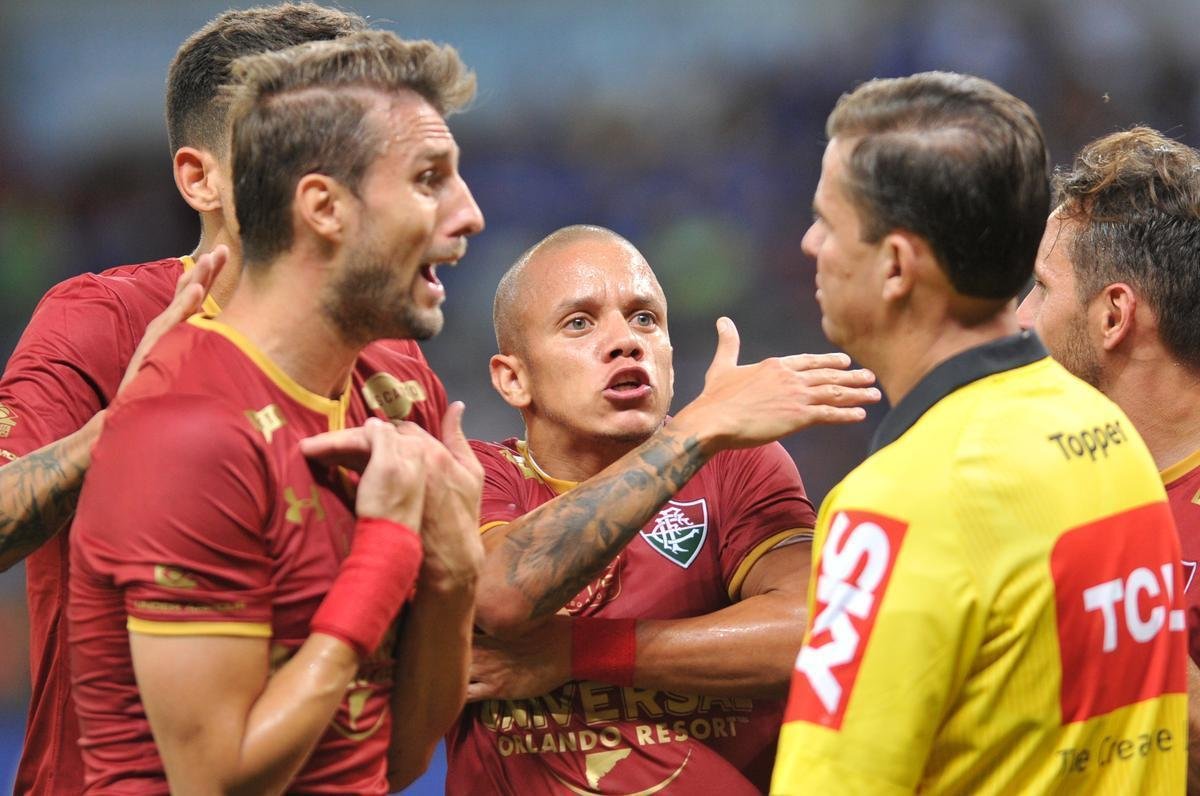 Cruzeiro vira diante do Fluminense no Mineiro e se mantm no G5 do Brasileiro