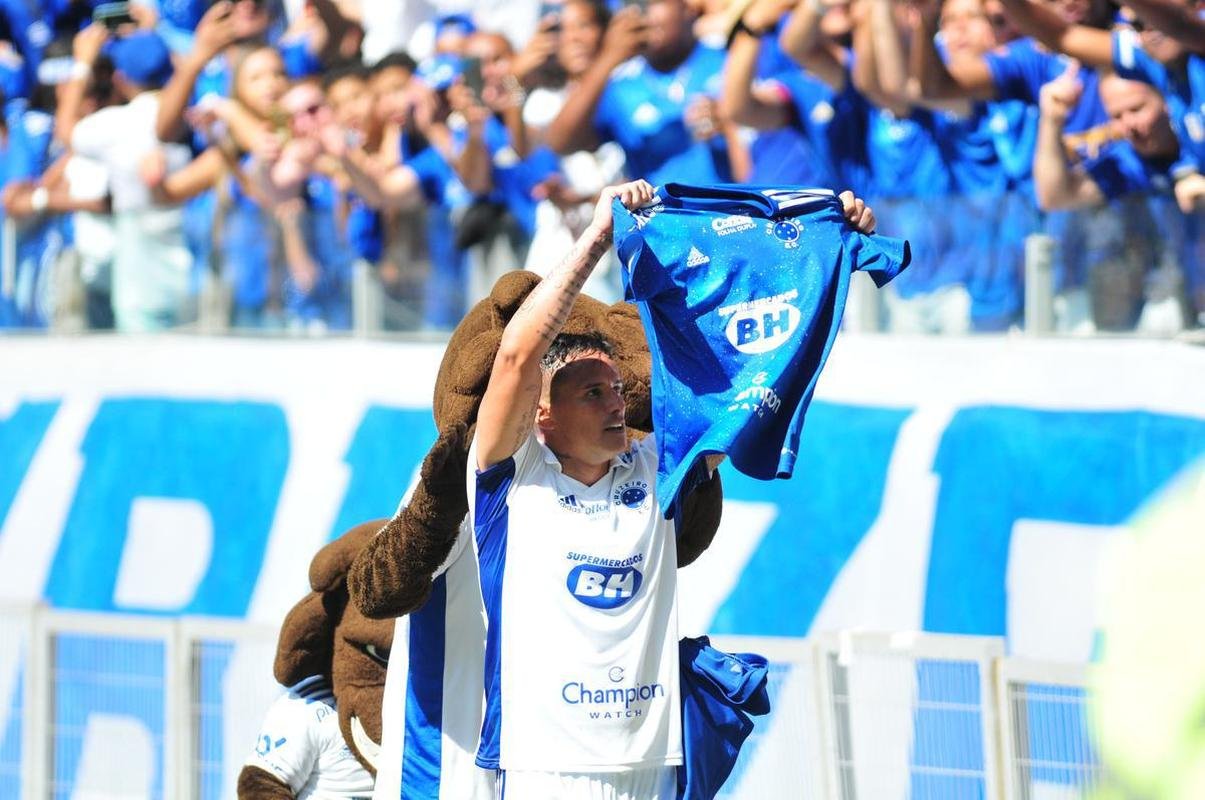 Veja fotos do jogo Cruzeiro x Sampaio Corra, no Mineiro