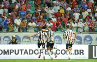 Com gols de Hulk, de pnalti, e Keno (e), o Galo virou sobre o Bahia, por 3 a 2 e chegou ao bicampeonato brasileiro