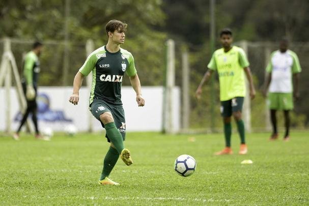 Z Ricardo, 22 anos - 30 jogos (12 no Mineiro e 18 no Brasileiro) - 

Mesmo oscilando com as mudanas de treinadores e por vezes prejudicado por leses, Z Ricardo mostrou que  um diamante bruto.  firme na marcao e tem tima viso de jogo e passe certeiro. Em muitos jogos, barrou concorrentes experientes na posio como Leandro Donizete, Juninho, David e Wesley. Superou a marca de 28 partidas de 2017 e atuou 30 vezes com a camisa americana na atual temporada. Pode ser a base do meio-campo formatado por Givanildo Oliveira para 2019.