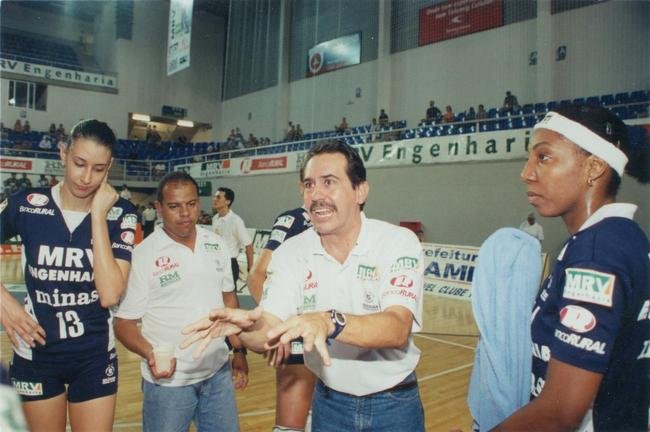 Fotos histricas de Sheilla em sua trajetria pelo vlei do Minas