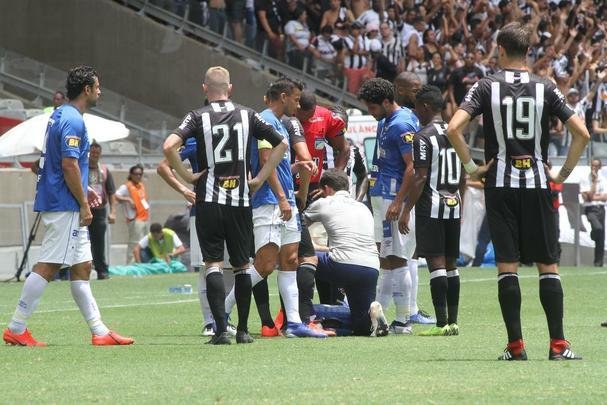 Fred abriu o placar para o Cruzeiro aos 15 minutos do segundo tempo em cobrana de pnalti