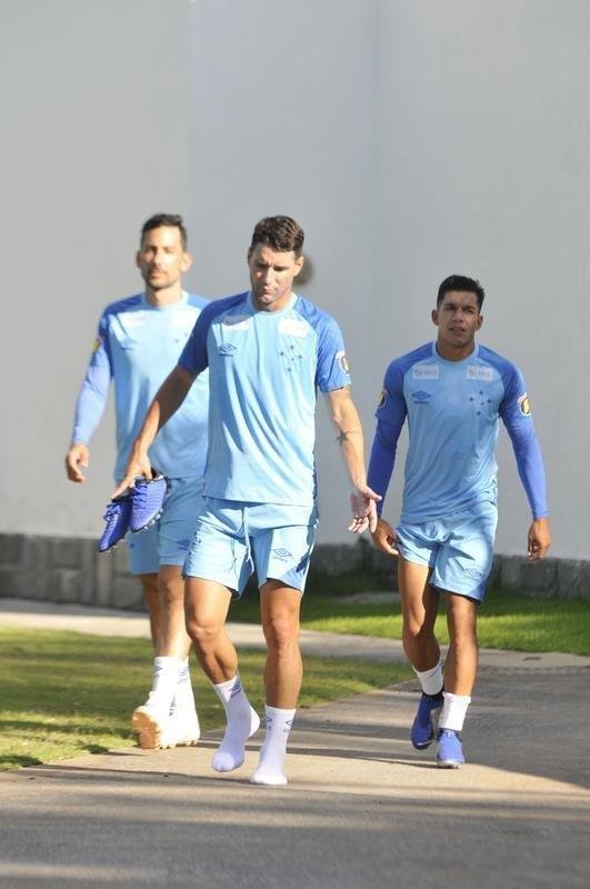 Treino do Cruzeiro nesta segunda marcou o batismo do colombiano Luis Orejuela, reforo para 2019