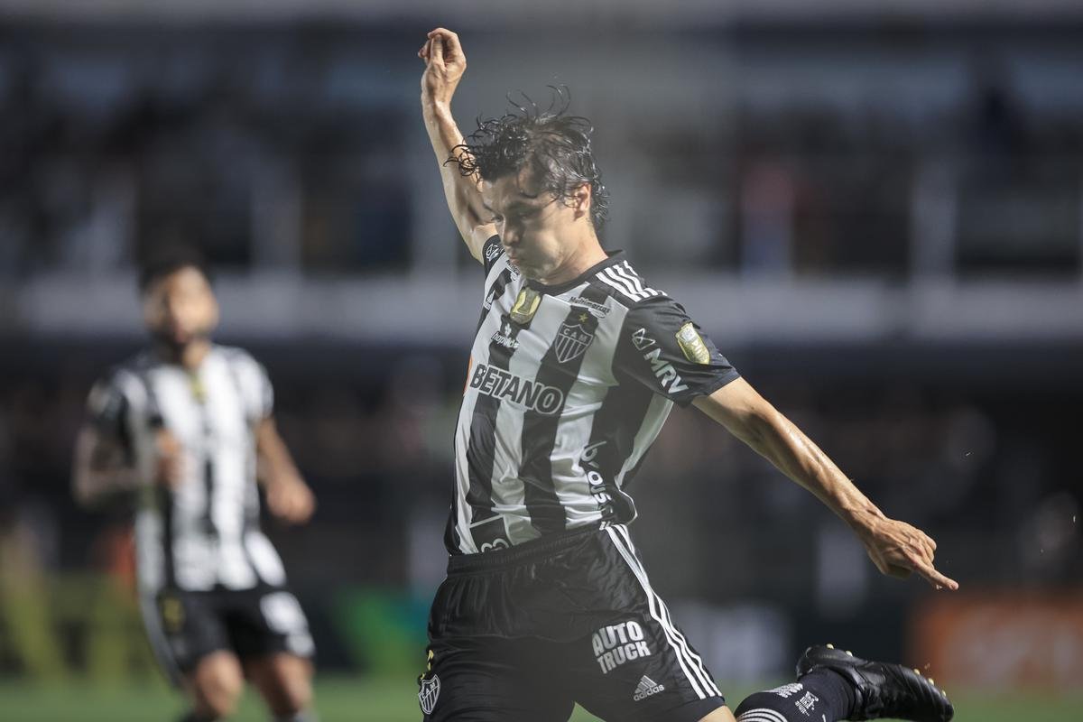 Fotos do jogo entre Santos e Atltico na Vila Belmiro, em Santos, pela 30 rodada do Campeonato Brasileiro