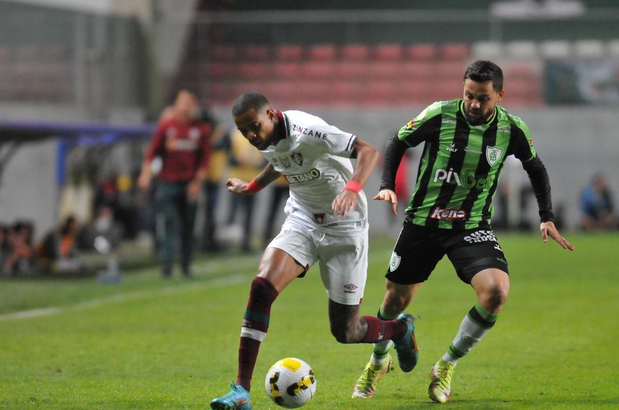 Fotos do jogo entre Amrica e Fluminense, no Independncia, em Belo Horizonte, pela 12 rodada do Campeonato Brasileiro