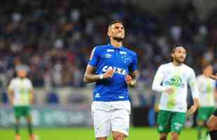 Chapecoense dominou Cruzeiro, venceu Cruzeiro por 2 a 0 e assumiu liderana do Brasileiro
