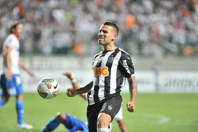 Otamendi: zagueiro, que jogou pela Seleo Argentina, chegou ao Atltico em 2014