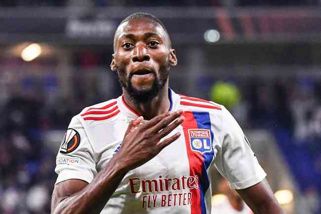 Toko-Ekambi comemorando gol marcado pelo Lyon contra o Brndby, pela Liga Europa