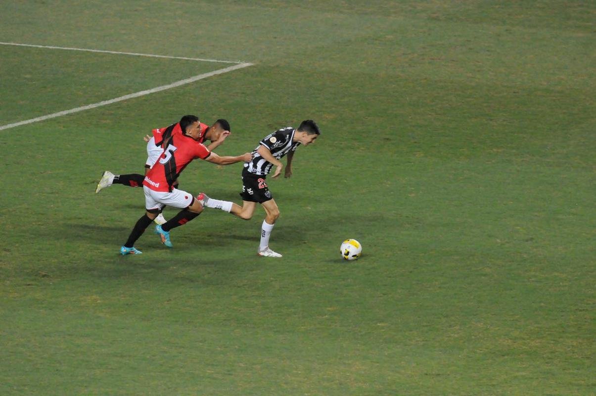Fotos da vitria do Atltico por 2 a 0 sobre Atltico-GO pelo Campeonato Brasileiro