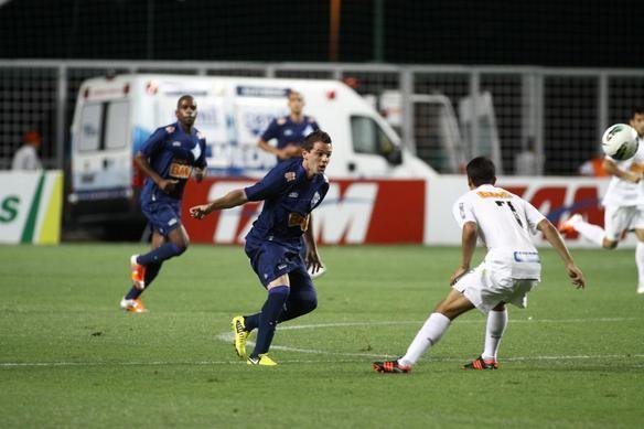 Santos, do craque Neymar, dominou a partida no Independncia e venceu com justia