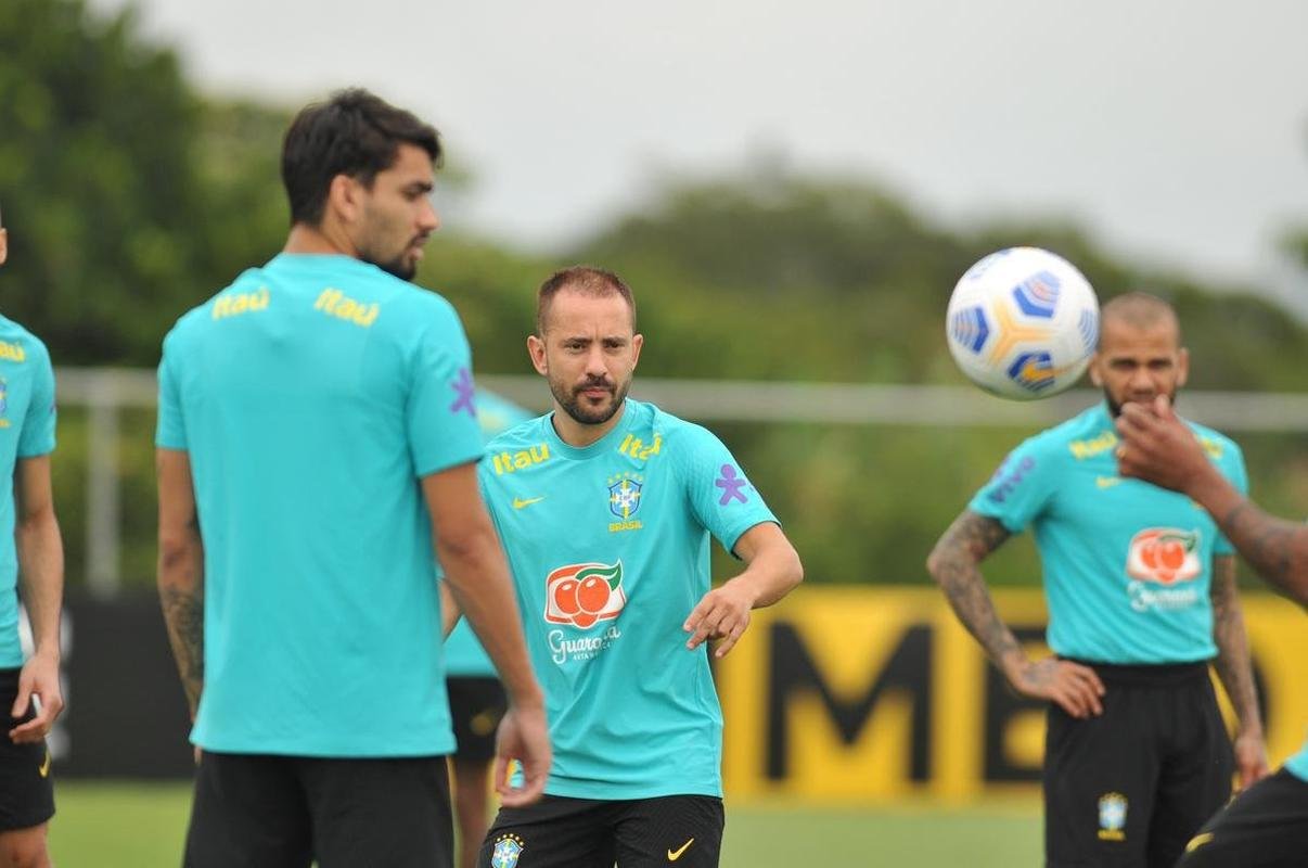 Seleo Brasileira concluiu na Toca da Raposa II, CT do Cruzeiro, em BH, a preparao para enfrentar o Paraguai no Mineiro pelas Eliminatrias da Copa do Mundo do Catar