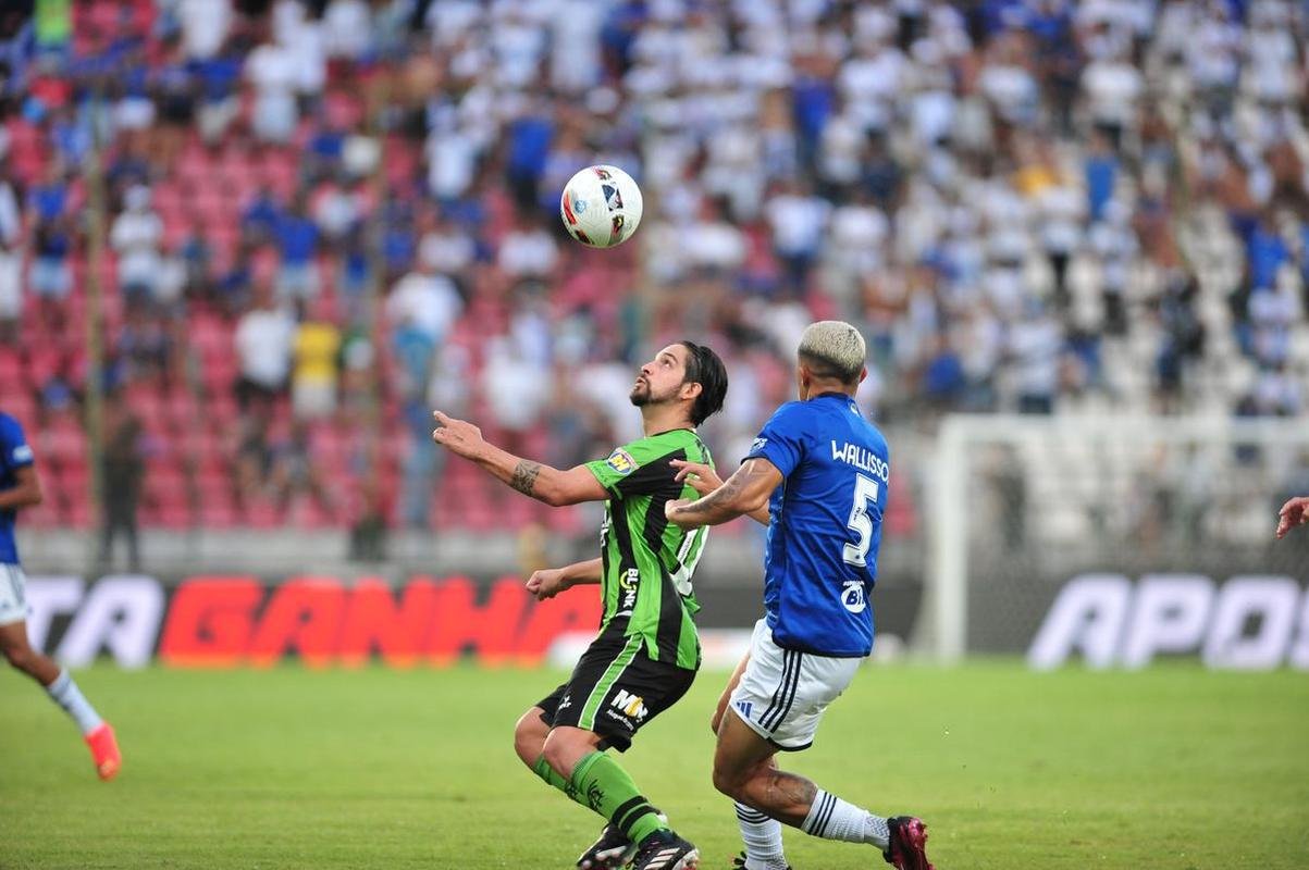Cruzeiro e Amrica se enfrentaram na Arena do Jacar, em Sete Lagoas, pelo jogo de ida da semifinal do Campeonato Mineiro