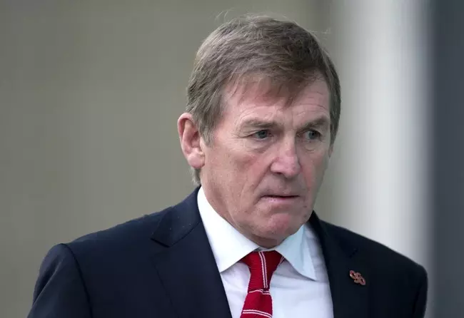 Kenny Dalglish, dolo do Liverpool, est hospitalizado com COVID-19