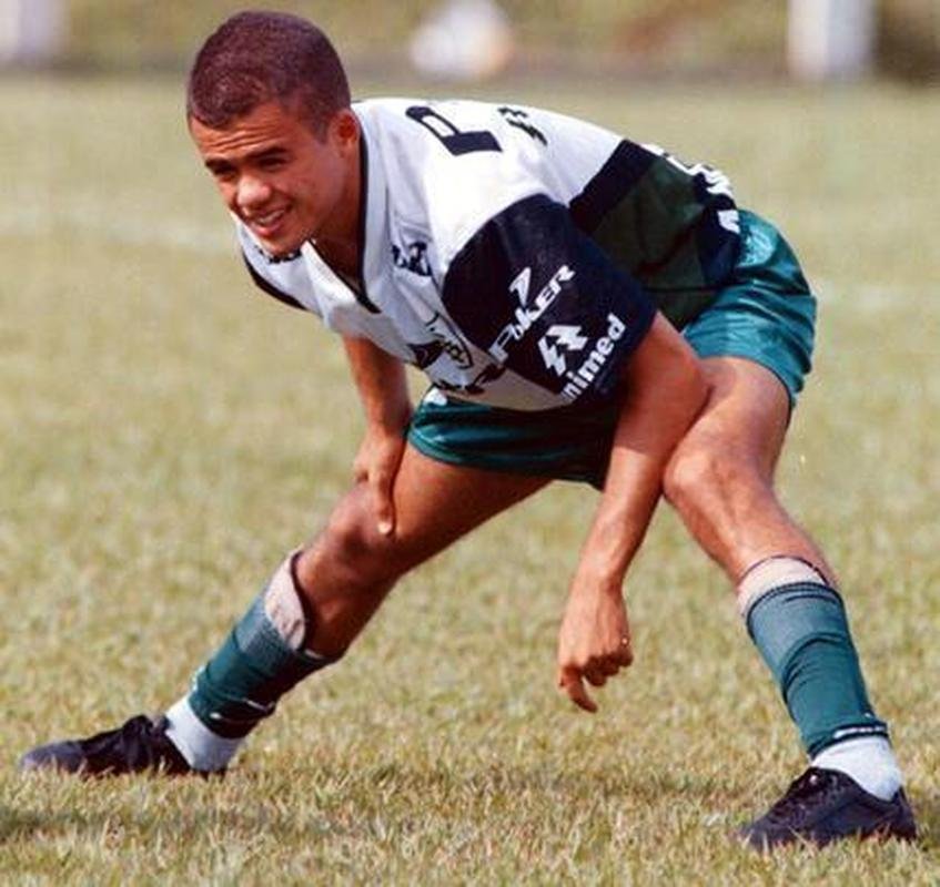 Lateral/volante Ruy, revelado pelo Amrica em 2000