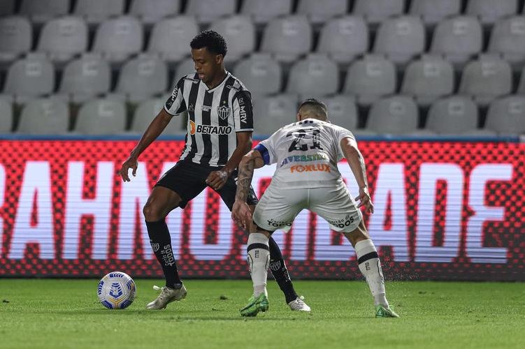 Fotos do jogo entre Santos e Atlético, na Vila Belmiro, em Santos, pela sétima rodada do Campeonato Brasileiro de 2021
