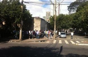 Imagens da fila de cruzeirenses por ingressos no Barro Preto