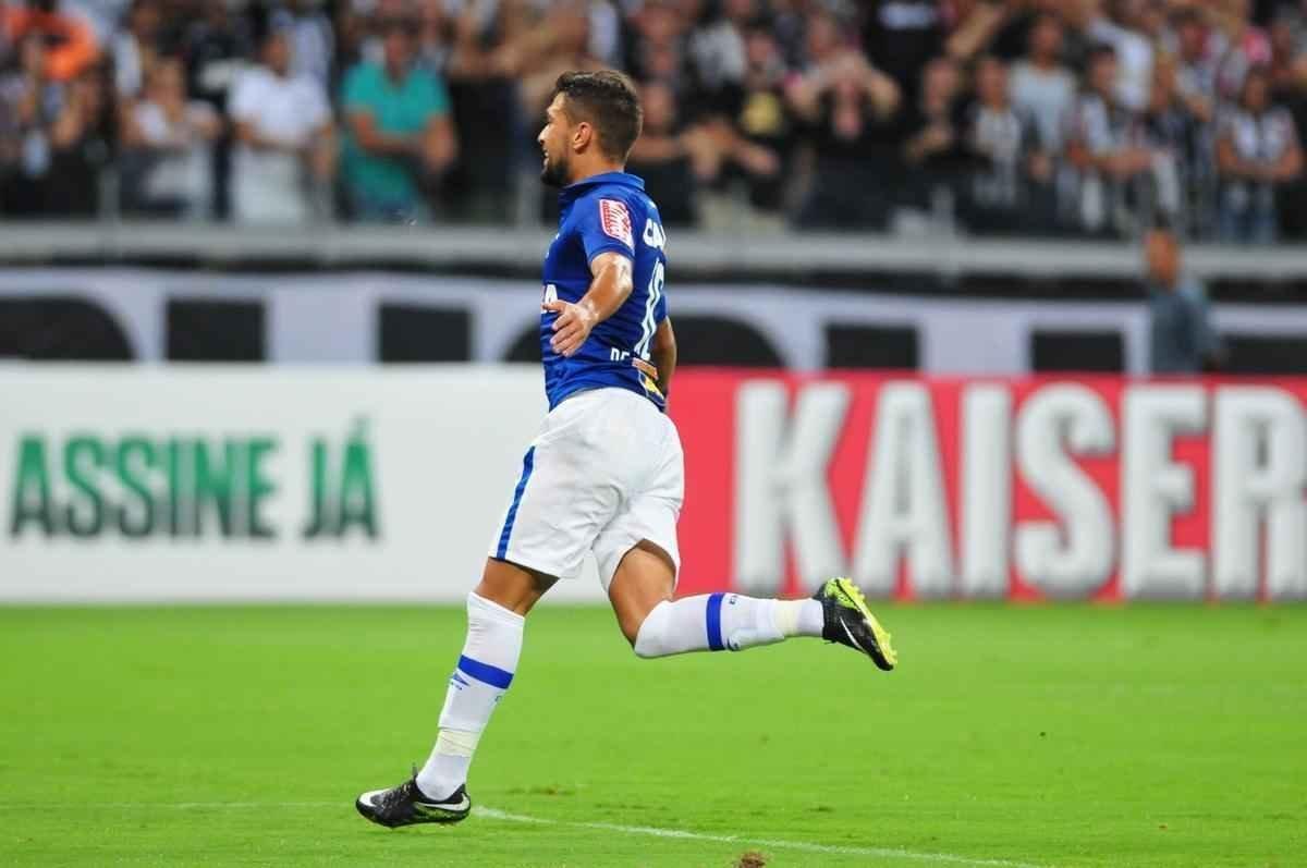 Arrascaeta colocou o Cruzeiro em vantagem no clssico aos 27 minutos do primeiro tempo