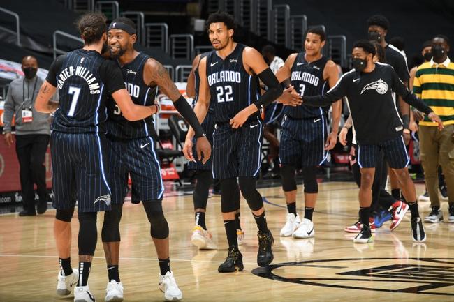Orlando Magic comemora vitria fora de casa sobre Clippers