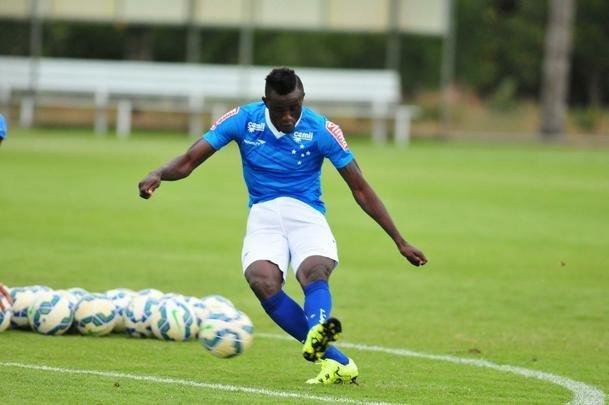 Joel - ficar por emprstimo no Martimo, de Portugal, at junho de 2019. Pelo clube da Madeira, realizou 28 jogos e marcou 12 gols. Seus direitos econmicos esto estipulados em 2,5 milhes (R$ 11 milhes). Cruzeiro e Londrina tm 50% cada.