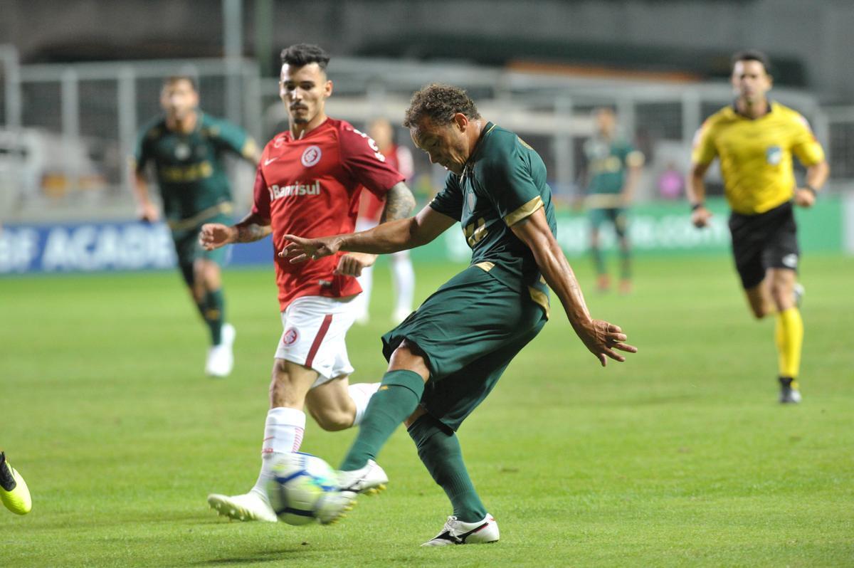 Fotos do jogo entre Amrica e Internacional, no Independncia, pela 15 rodada do Campeonato Brasileiro