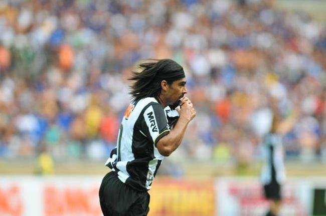 Fotos exclusivas do clssico entre Cruzeiro e Atltico na reabertura oficial do Mineiro