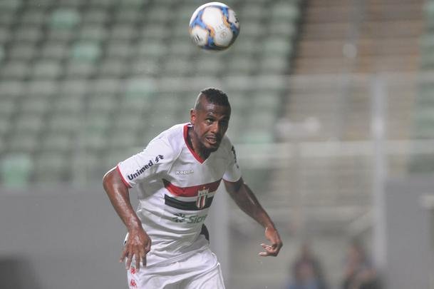 Fotos do primeiro tempo da partida entre Amrica e Botafogo-SP, no Independncia