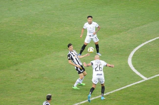 Atltico e Corinthians se enfrentaram no Mineiro, neste domingo (24), em jogo vlido pela 19 rodada da Srie A do Campeonato Brasileiro.