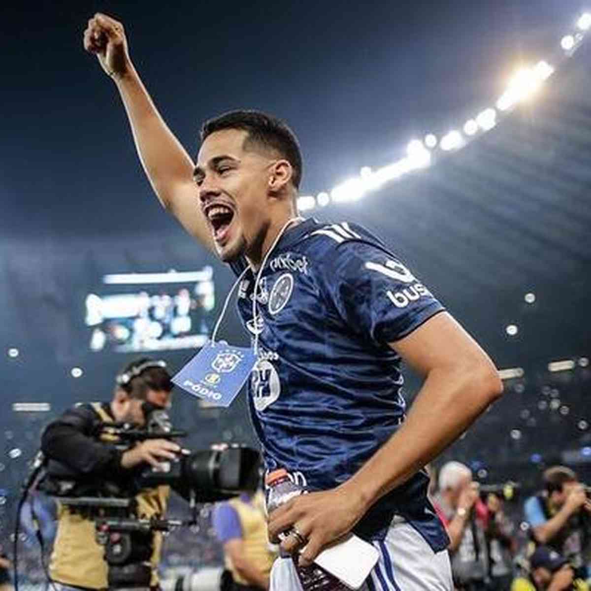 Ex-goleiro do Cruzeiro sonha com o acesso na mais disputada Série B italiana