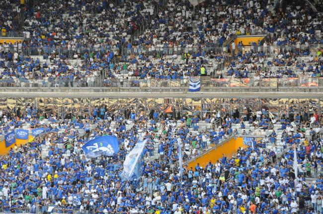 Cruzeiro x Bahia: fotos da torcida da Raposa no Mineiro