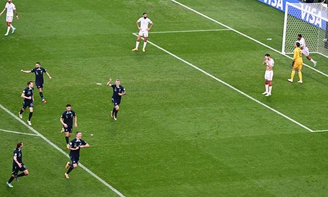 Mitchell Duke marcou o gol da Austrlia sobre a Tunsia em jogo pela segunda rodada do Grupo D da Copa do Mundo