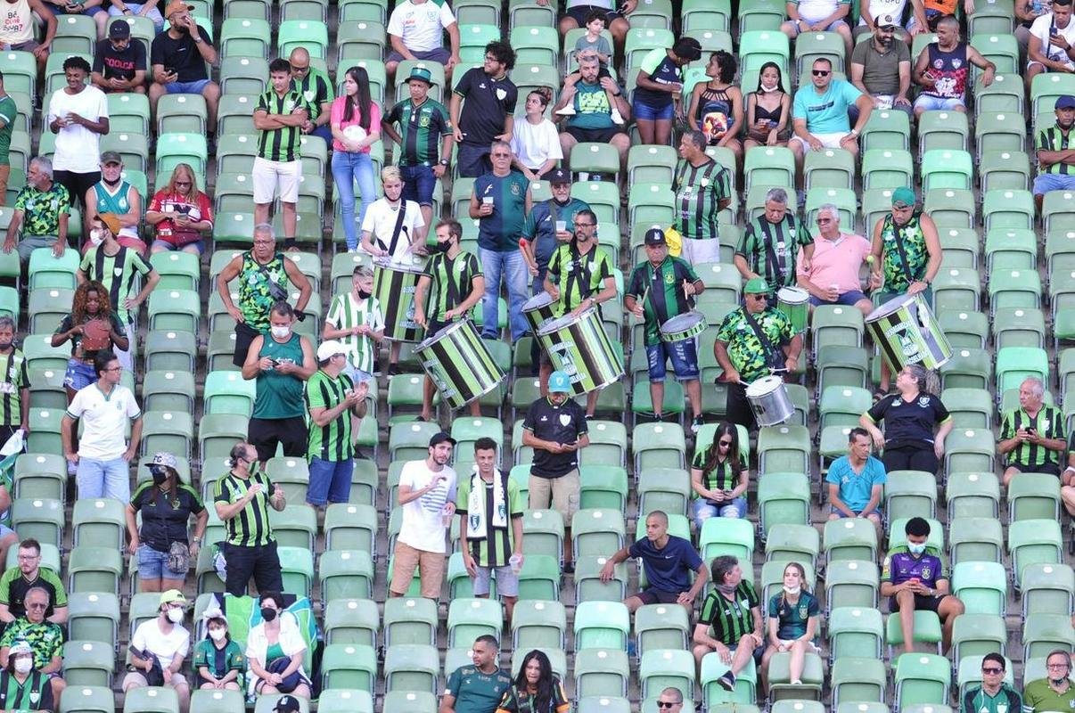 Fotos do jogo entre Amrica e Villa Nova, no Independncia, em BH, pela 9 rodada do Campeonato Mineiro