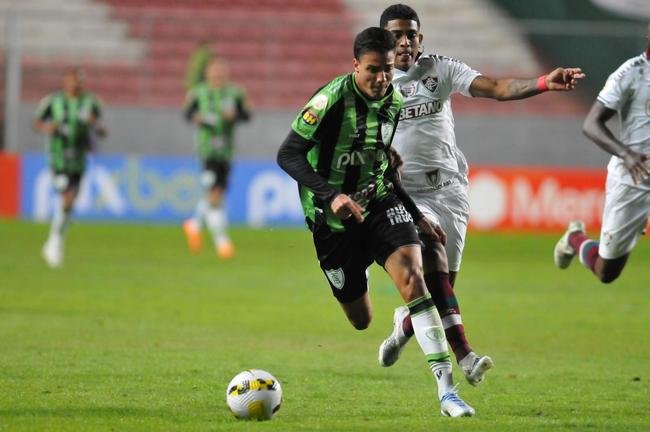 Fotos do jogo entre Amrica e Fluminense, no Independncia, em Belo Horizonte, pela 12 rodada do Campeonato Brasileiro