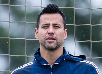 Goleiro precisará repactuar o contrato para seguir na Toca da Raposa II