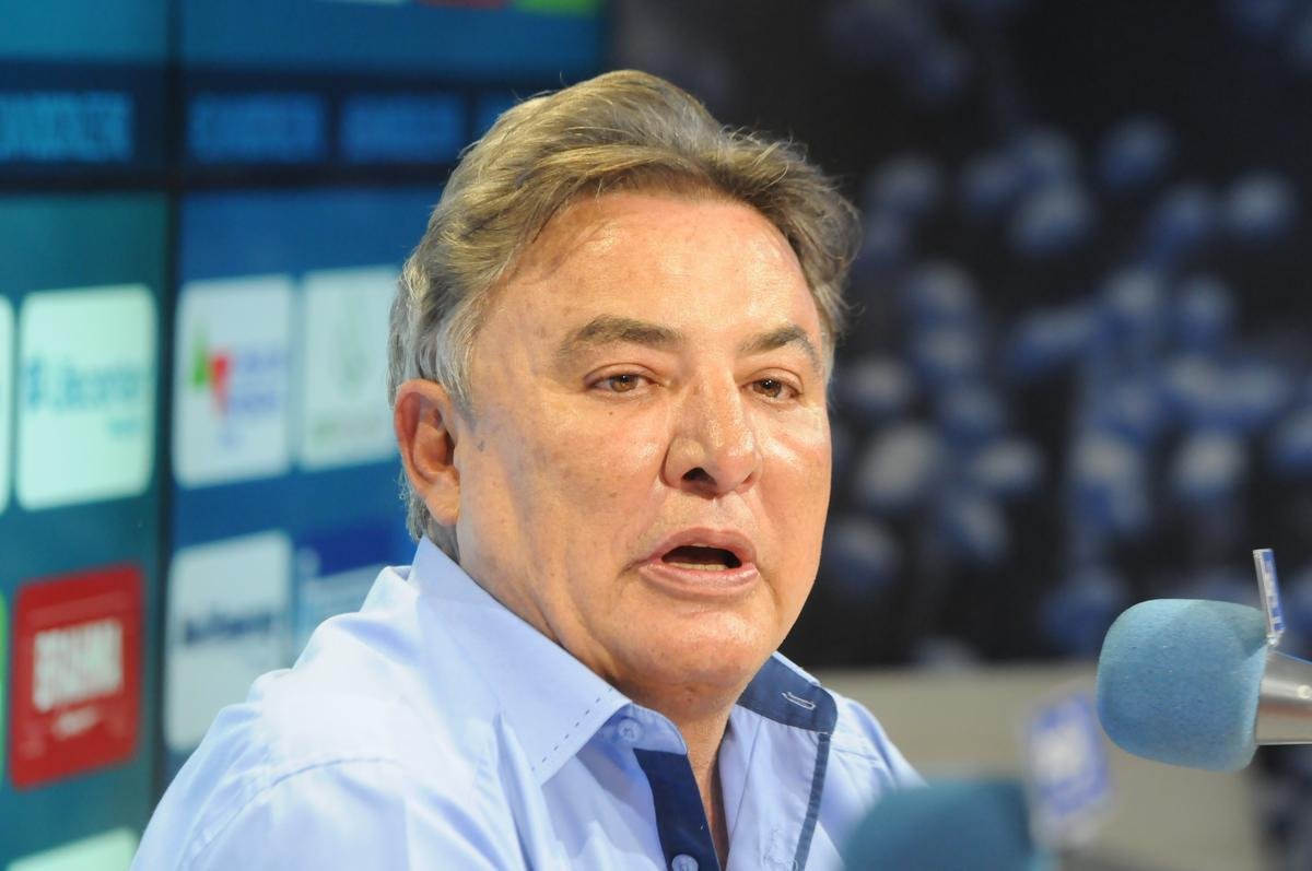 Novo gestor de futebol do Cruzeiro, Zez Perrella deu entrevista nesta sexta-feira, na Toca da Raposa II