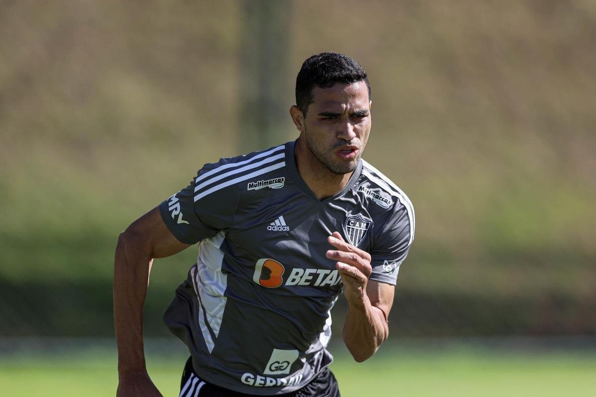 Alan Kardec: atacante sofreu uma fratura por estresse no dorso do p, o que atrasou o retorno aps um longo perodo de recuperao de um procedimento cirrgico para a retirada de uma hrnia de disco lombar.  outro que deve retornar no meio de maio. 