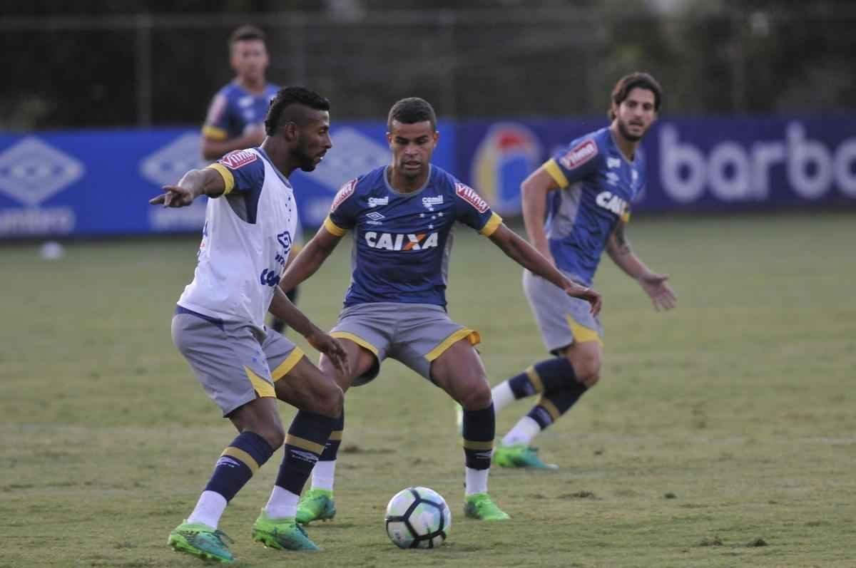 Mano Menezes testou novidades no Cruzeiro para enfrentar o So Paulo na estreia do Brasileiro