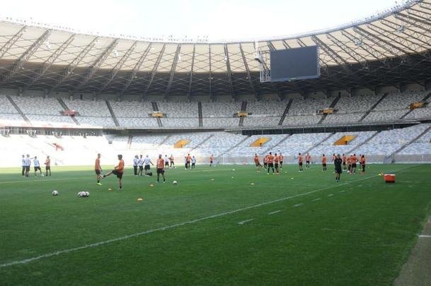 Brasileiros e argentinos se enfrentam nesta quinta-feira, s 21h30, no Mineiro