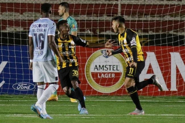 2022 - Universidad Catlica (EQU) e The Strongest (BOL) empataram por 0 a 0 no Equador. Na volta, vitria dos bolivianos por 2 a 1.