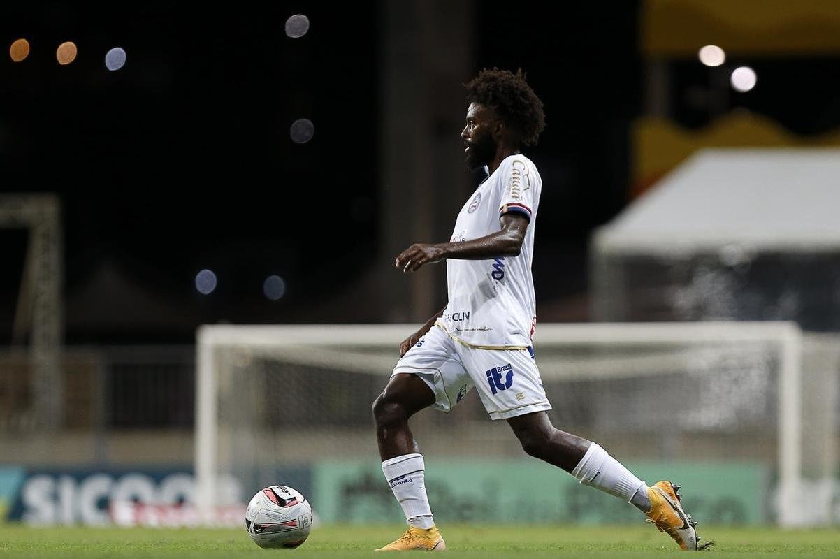 Fotos da partida entre Bahia e Cruzeiro, na Fonte Nova, em Salvador, pela primeira rodada da Srie B de 2022